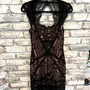 Nicole Miller black/nude Lace dress size small